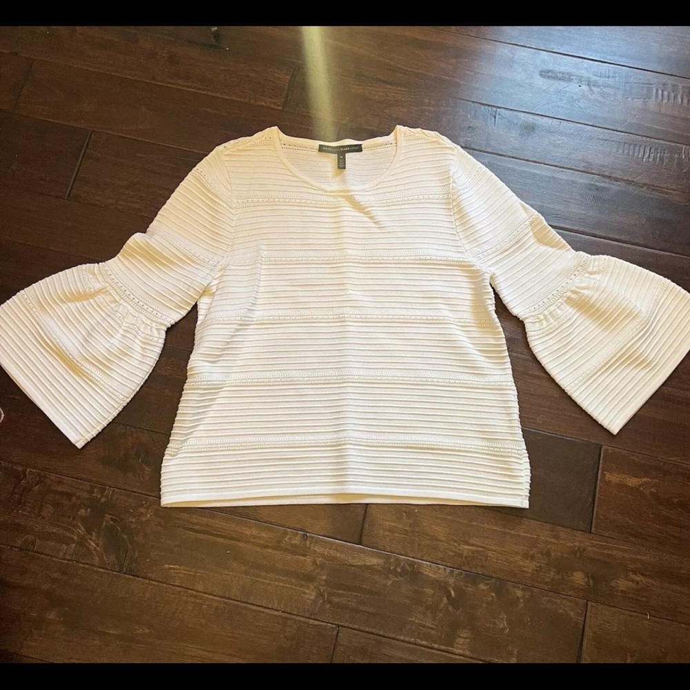 Whitehouse Black Market
Women Top M